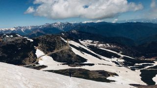 残雪の乗鞍岳で遊ぶ